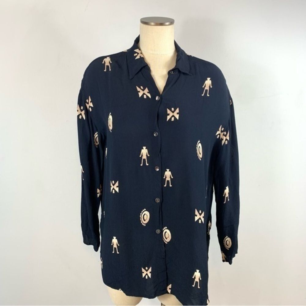 VTG Chico's Design Black Graphic Novelty Print Button Front Blouse Top Size 1 M